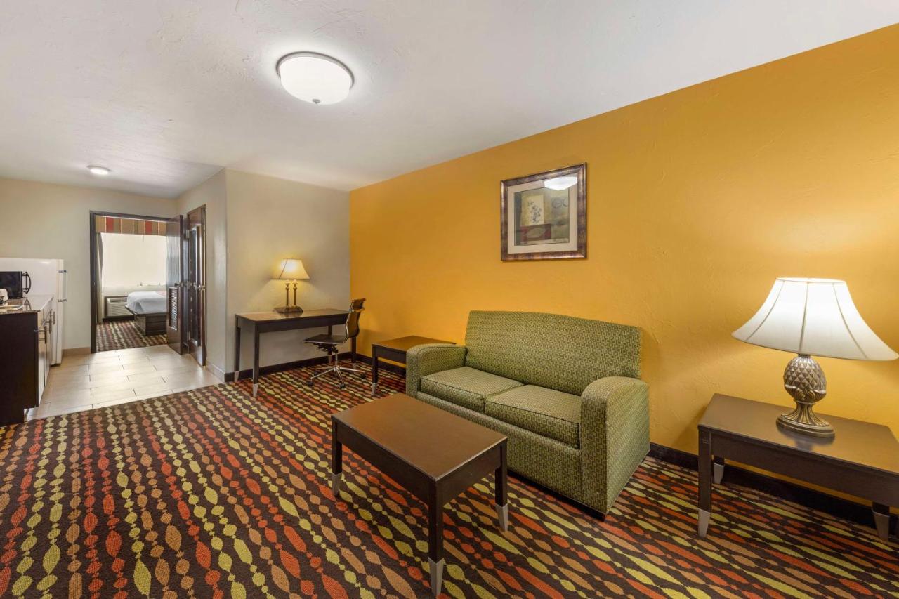  | Best Western Greentree Inn & Suites