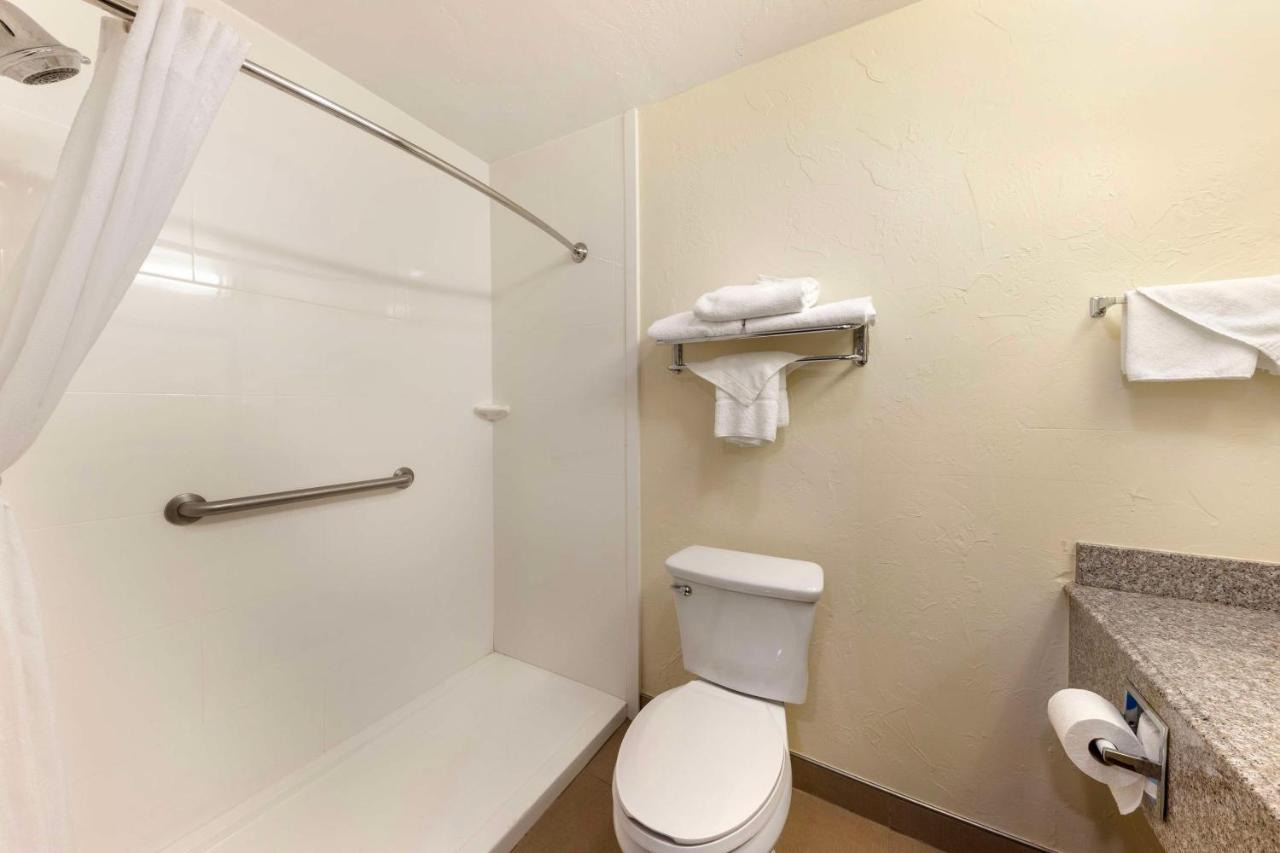  | Best Western Greentree Inn & Suites