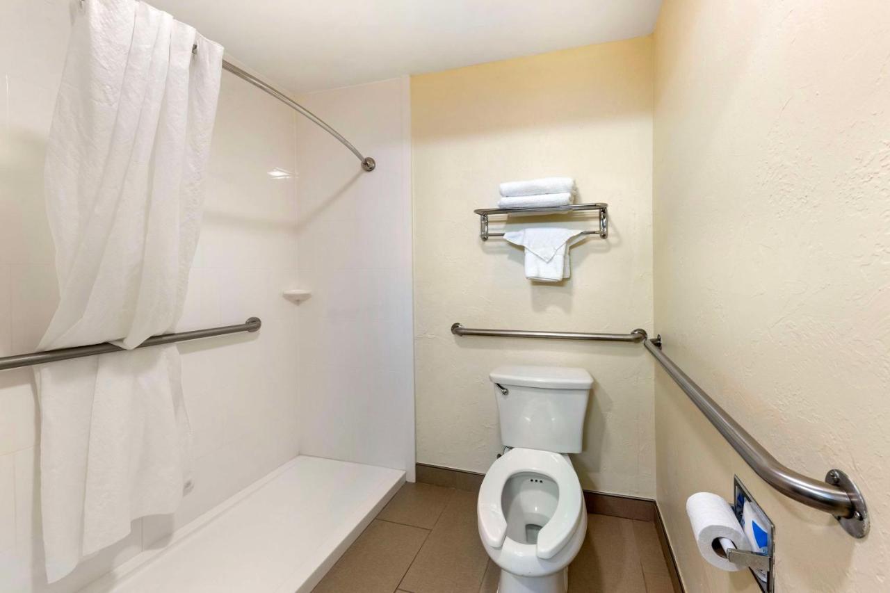  | Best Western Greentree Inn & Suites