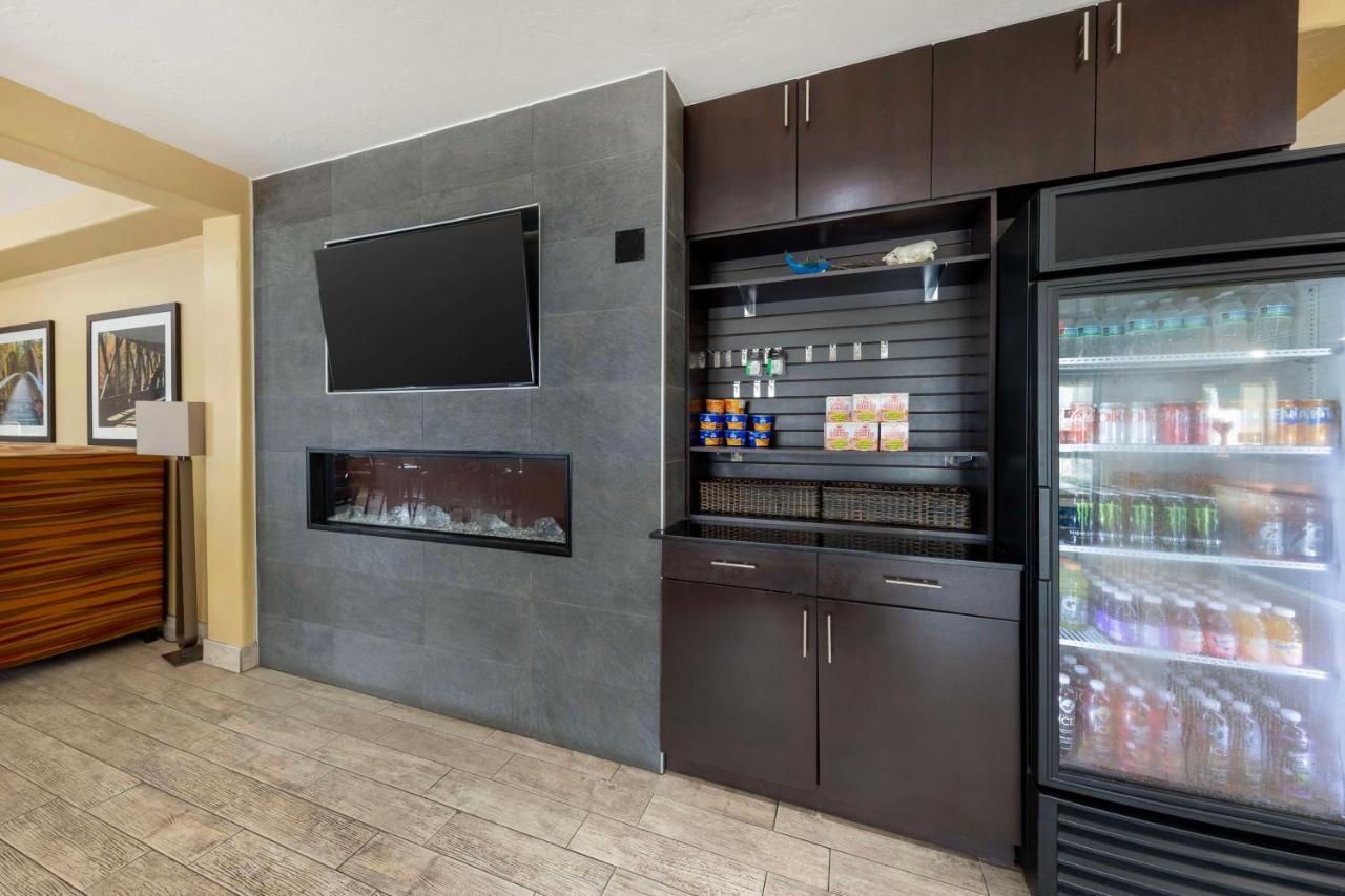  | Best Western Greentree Inn & Suites