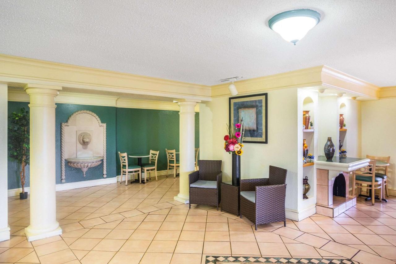 | La Quinta Inn by Wyndham Eagle Pass