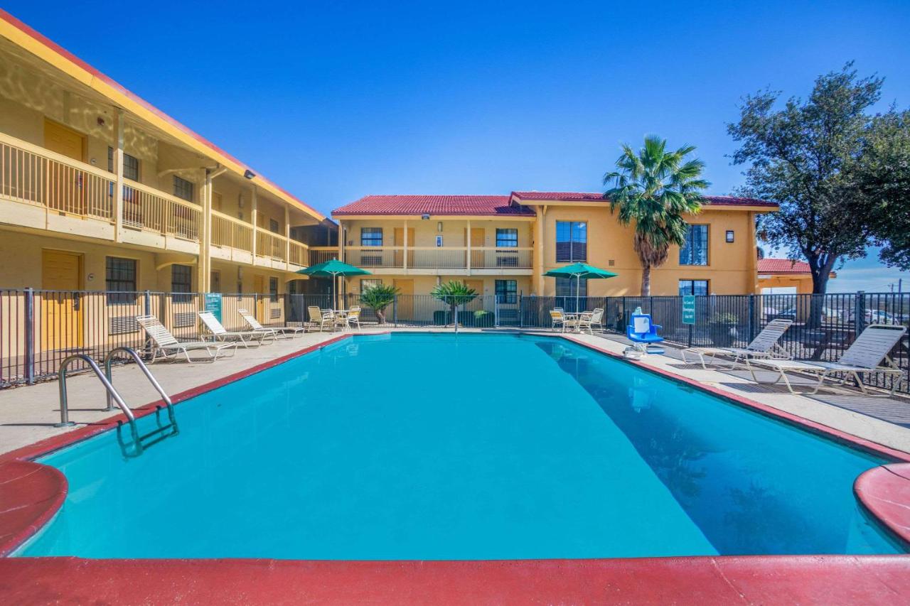 | La Quinta Inn by Wyndham Eagle Pass