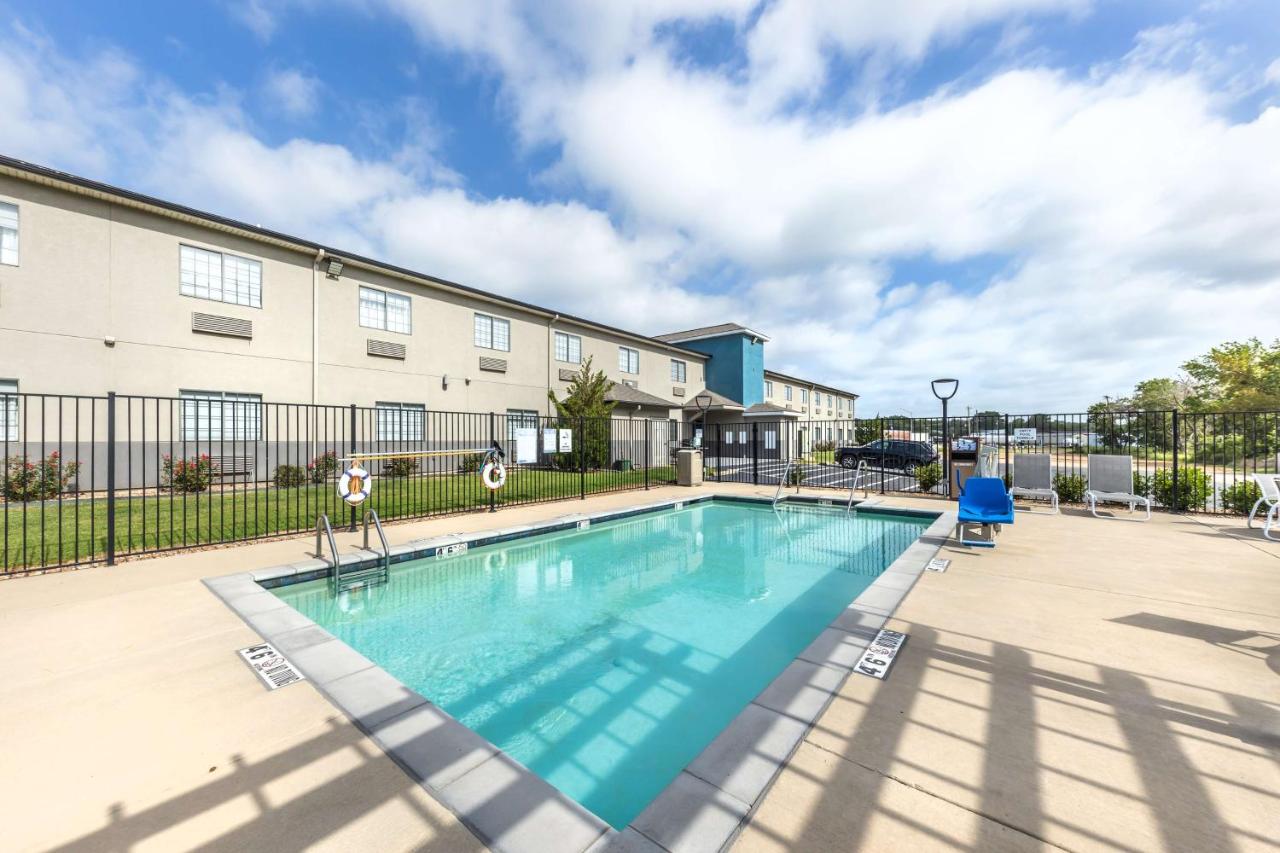 | Best Western Atoka Inn & Suites