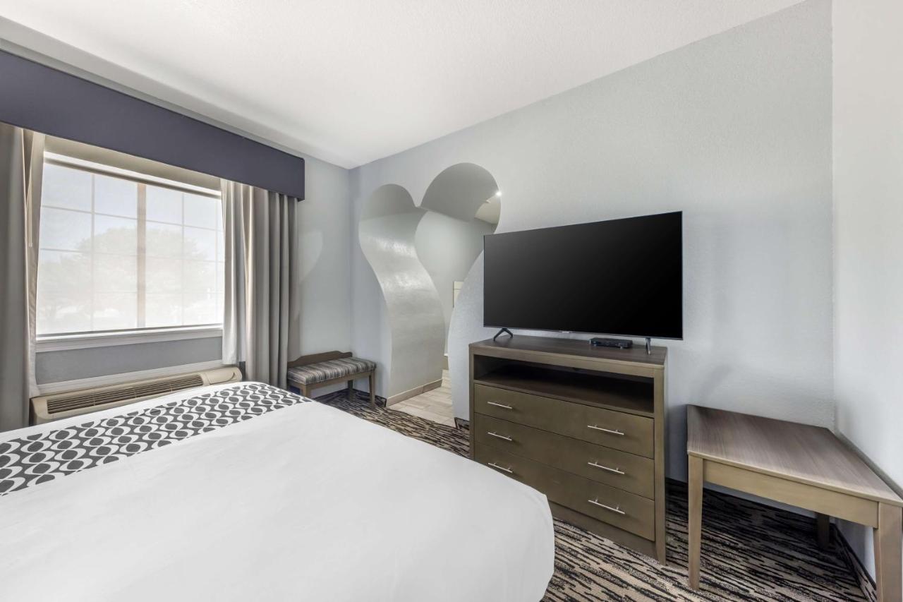 | Best Western Atoka Inn & Suites