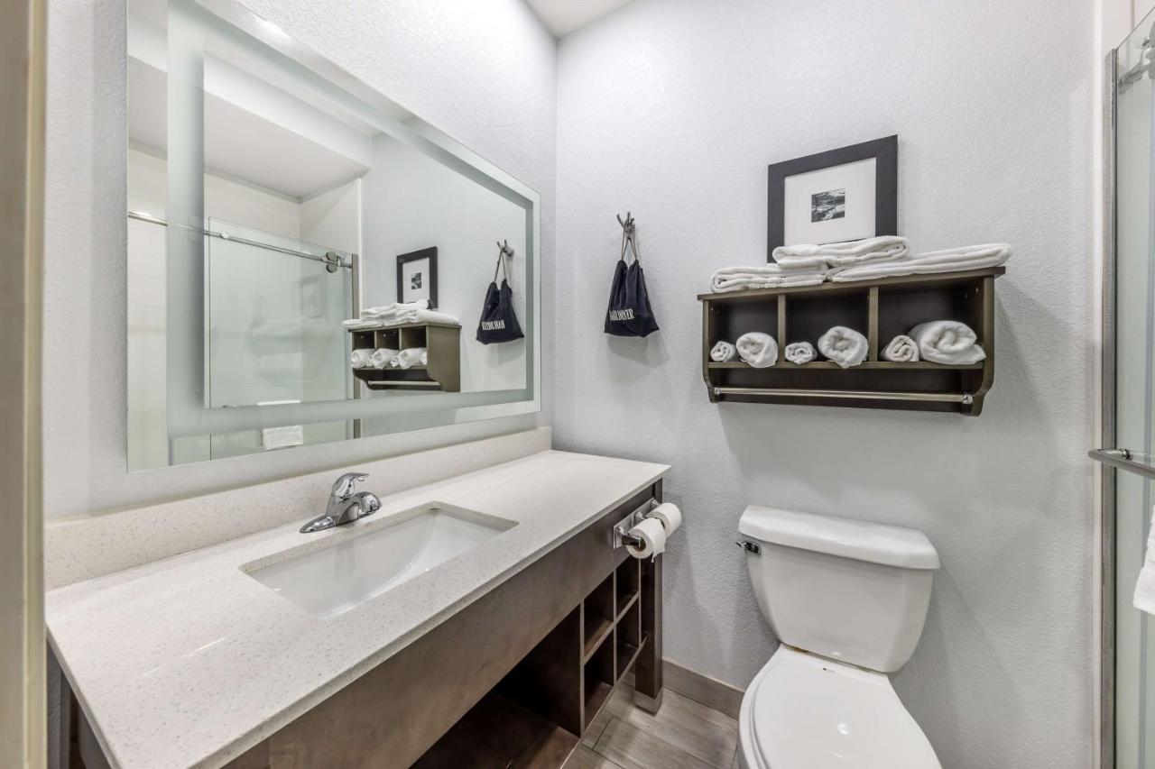 | Best Western Atoka Inn & Suites