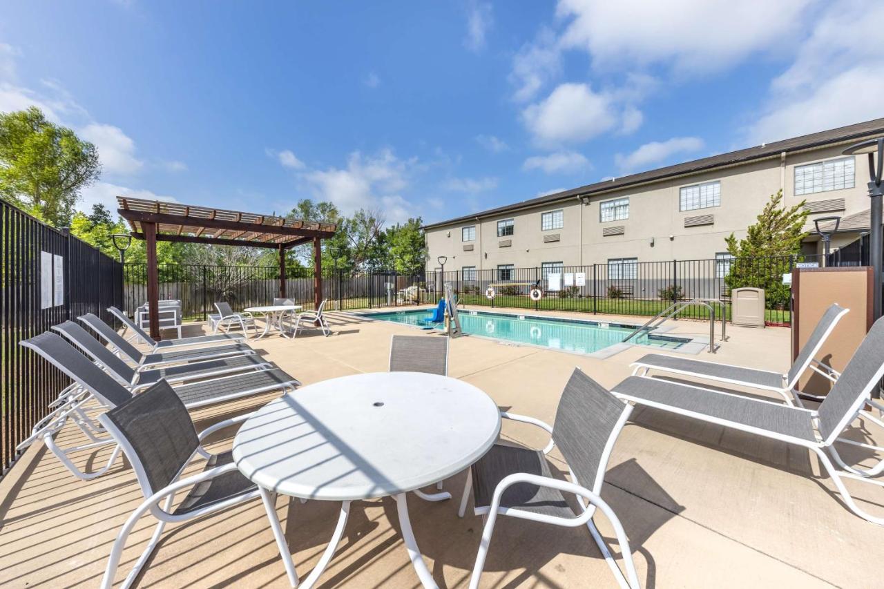 | Best Western Atoka Inn & Suites
