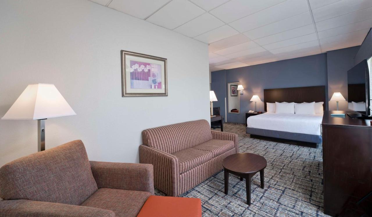 Deluxe King Room - Non-Smoking at Best Western Plus Hotel & Conference Center