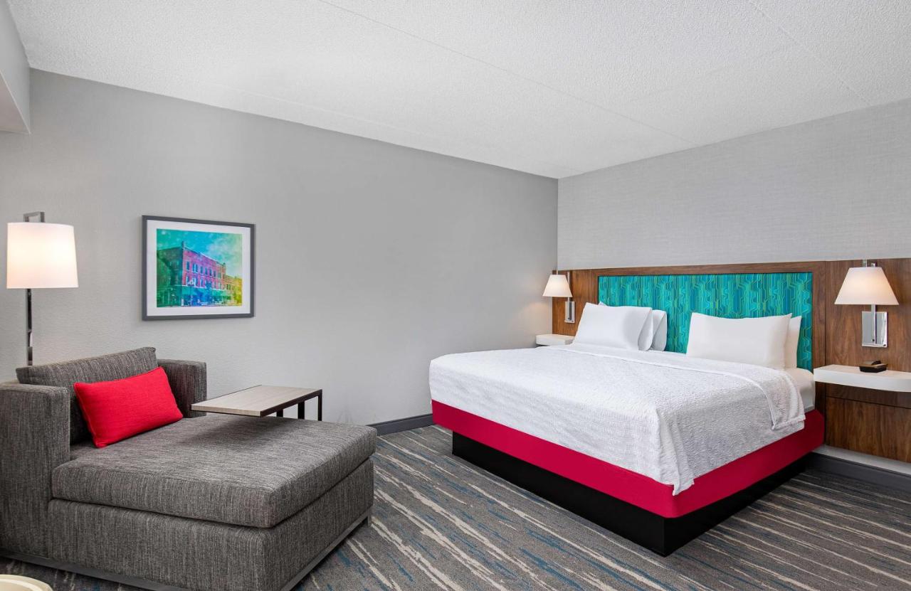 King Room - Non-Smoking at Hampton Inn Pikeville