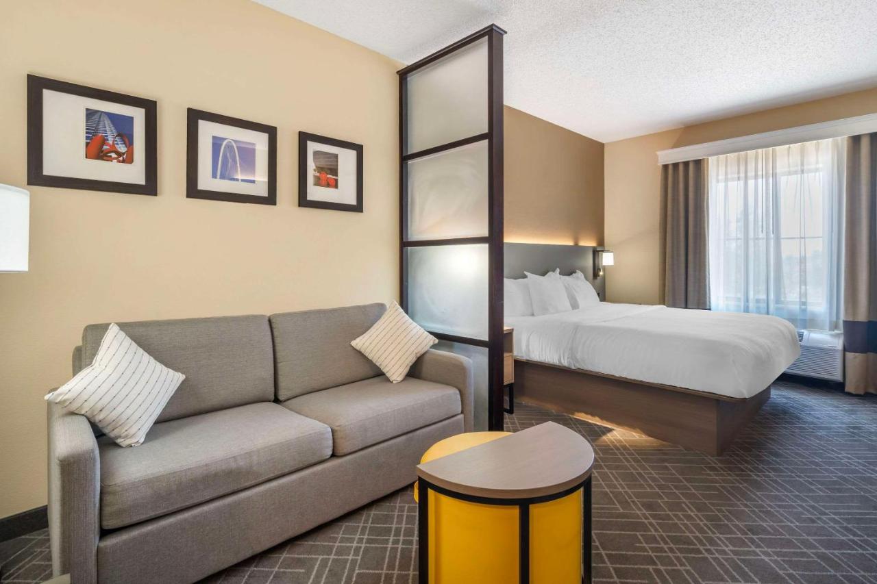 King Suite - Non-Smoking at Comfort Suites McKinney - Allen