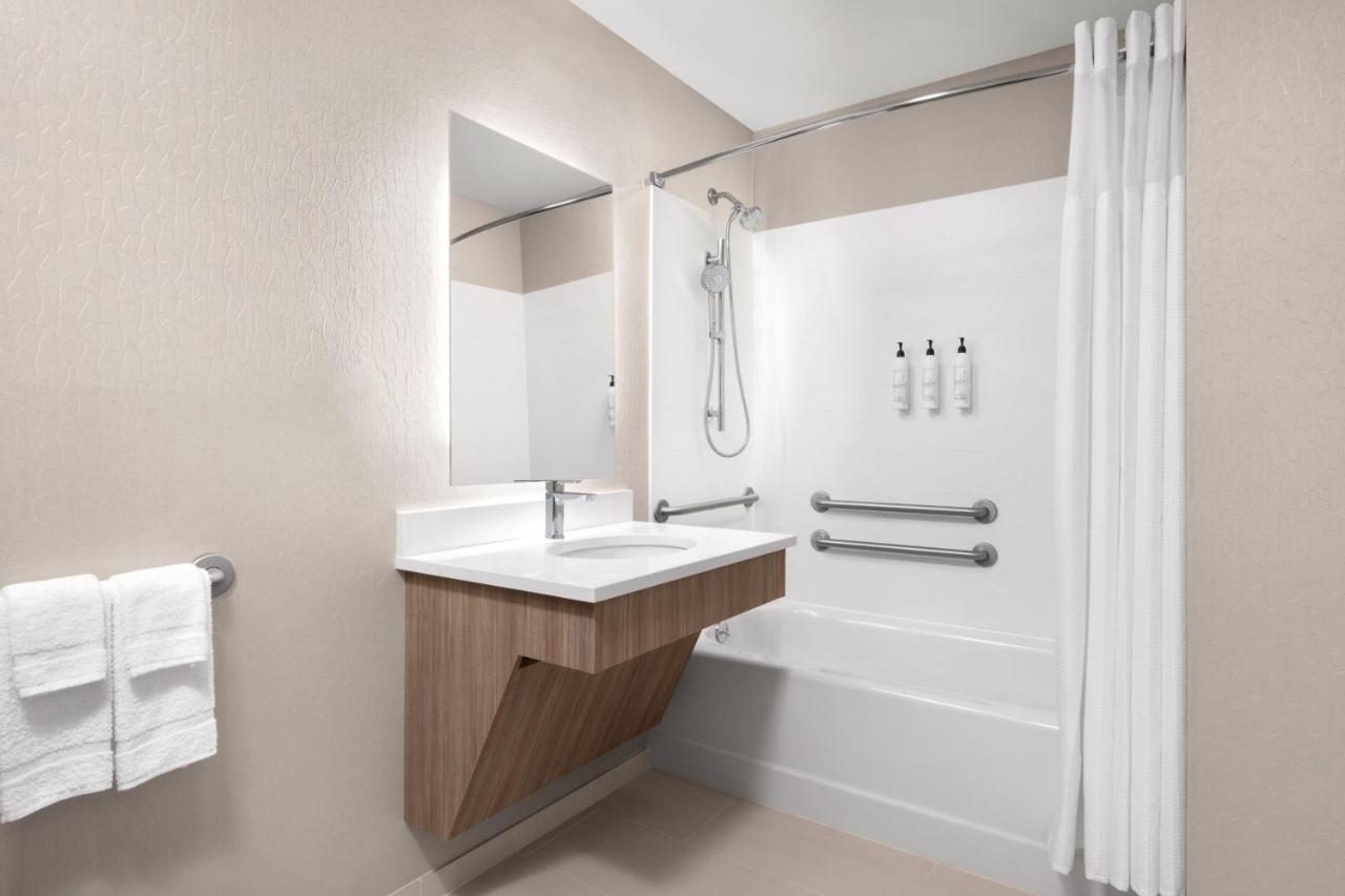 | Springhill Suites by Marriott Fairbanks