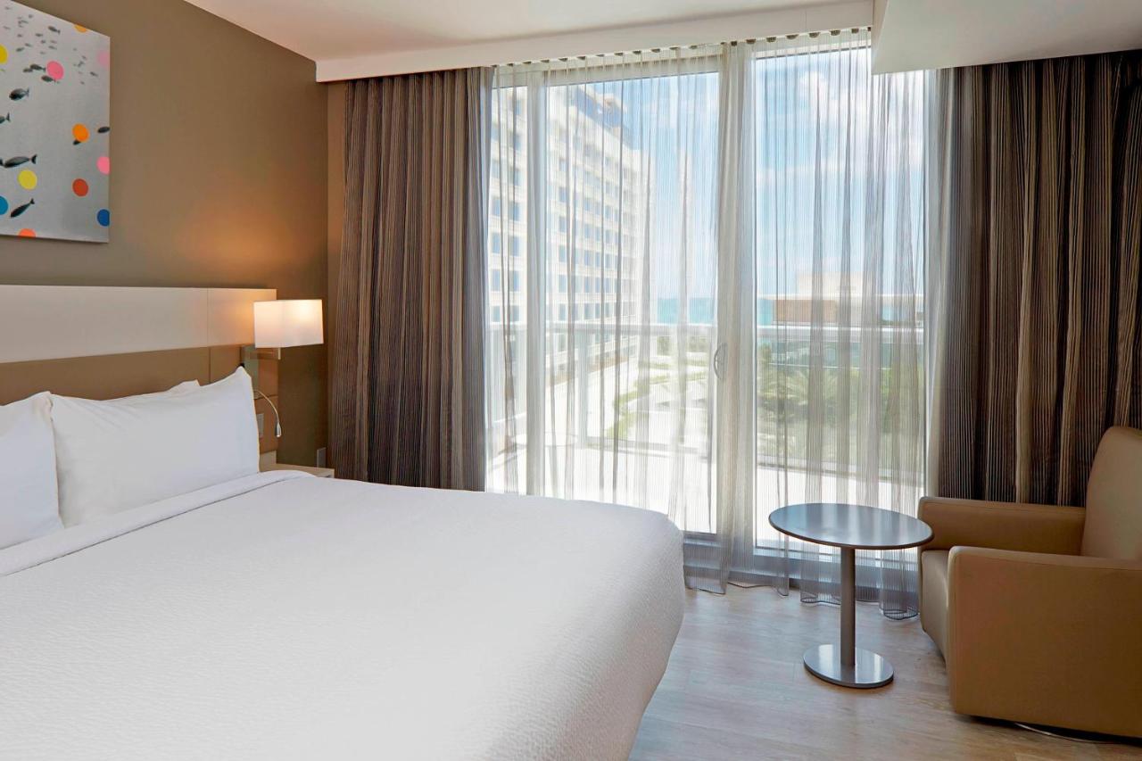 Deluxe King Room with Ocean View and Balcony at AC Hotel by Marriott Miami Beach