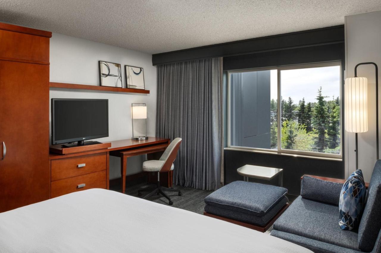 King Room at Courtyard by Marriott Anchorage Airport