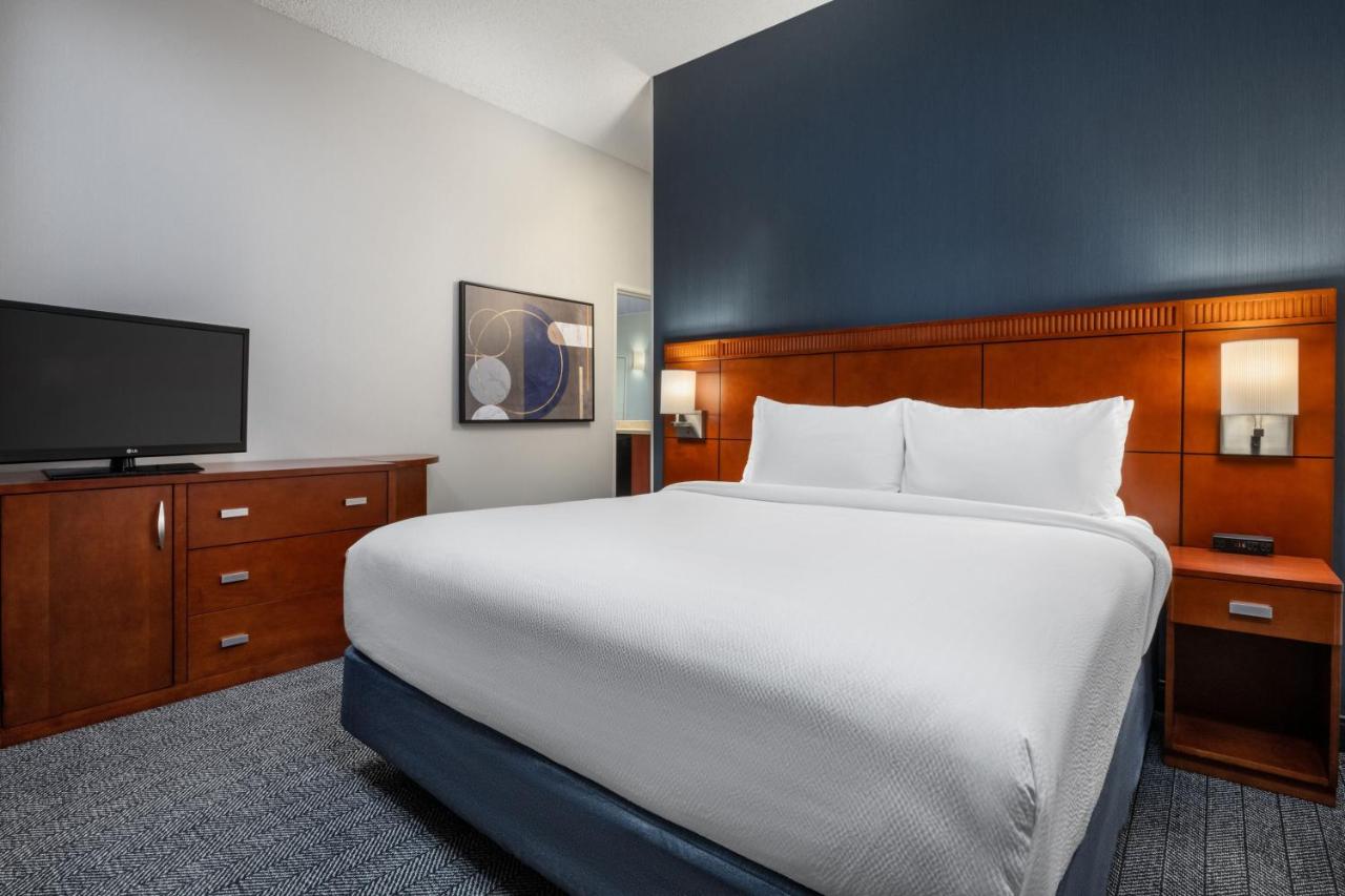 | Courtyard by Marriott Anchorage Airport