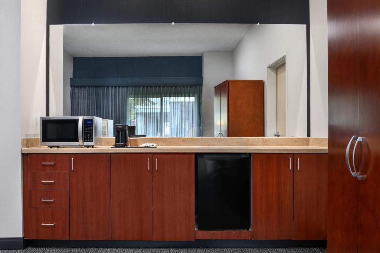 King Suite with Sofa Bed at Courtyard by Marriott Anchorage Airport