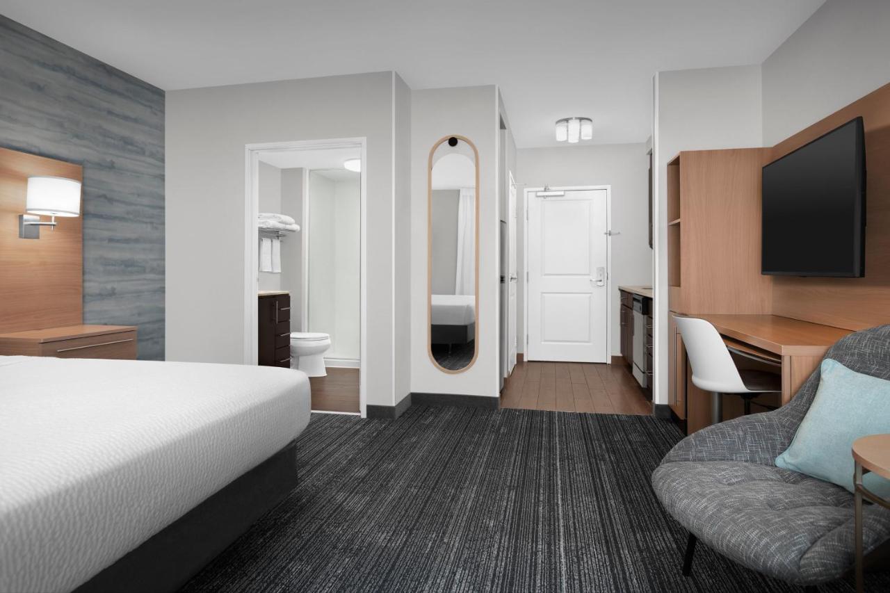 Studio King Room at TownePlace Suites Bridgeport Clarksburg