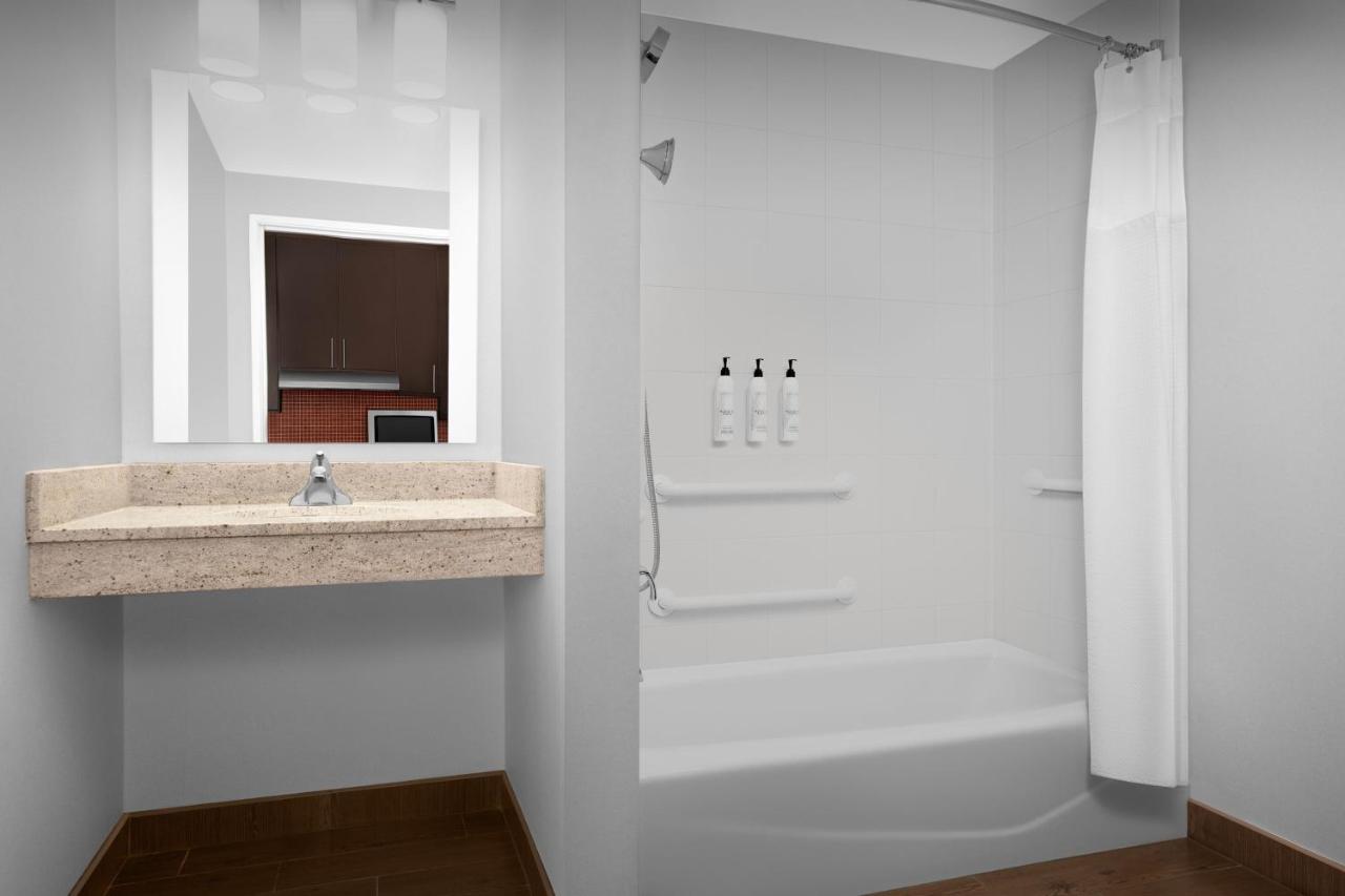 Studio Queen at TownePlace Suites Bridgeport Clarksburg