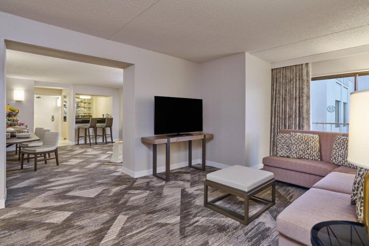 | Sheraton Portland Airport Hotel