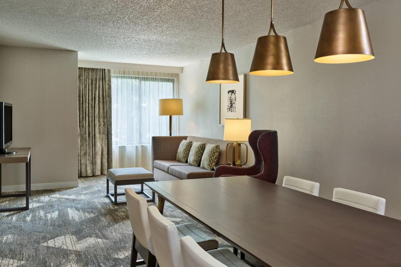 | Sheraton Portland Airport Hotel