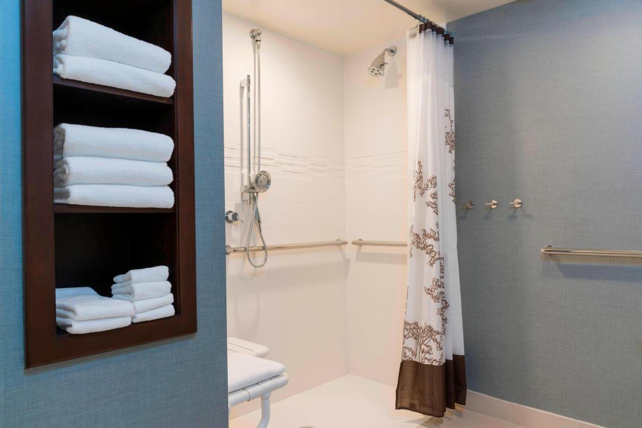 | Residence Inn by Marriott Milwaukee West