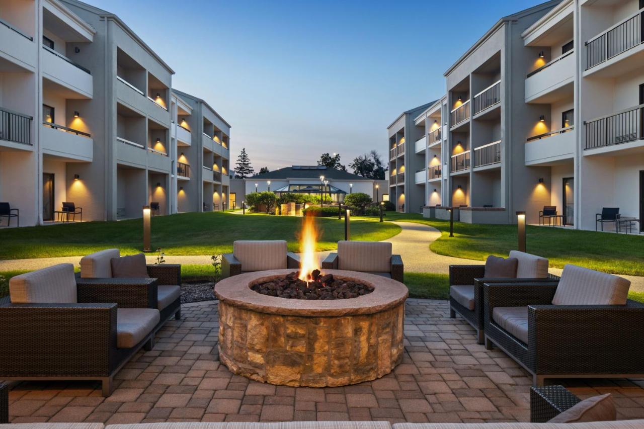 | Courtyard Chicago Waukegan Gurnee