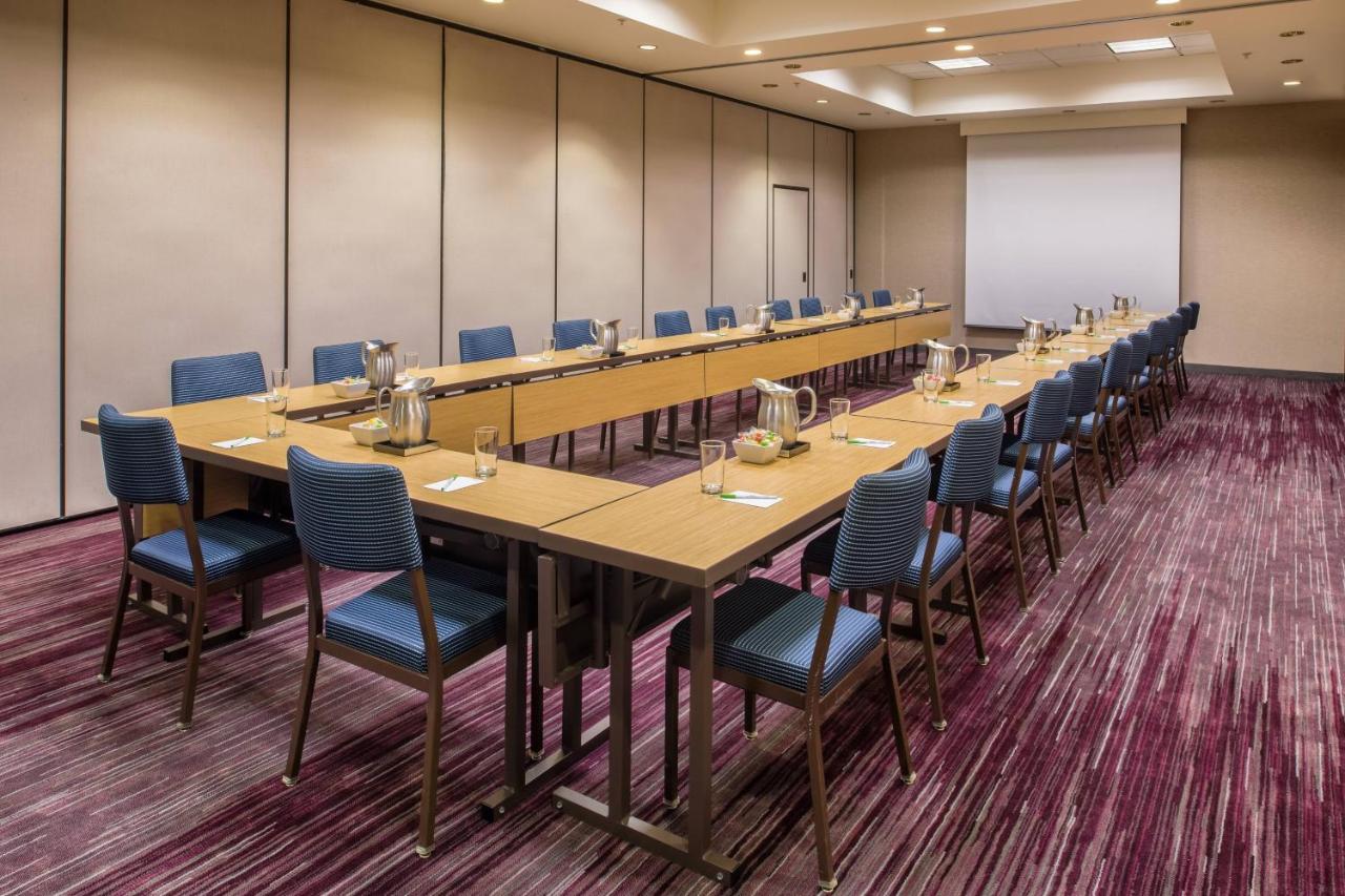 | Courtyard by Marriott Seattle Federal Way