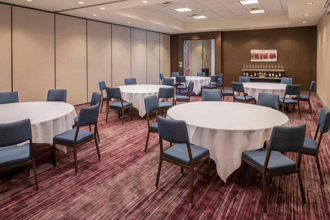 | Courtyard by Marriott Seattle Federal Way