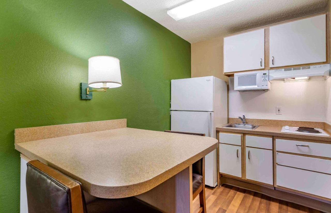 Studio with 2 Double Beds - Non-Smoking at Extended Stay America Select Suites Tampa North Airport