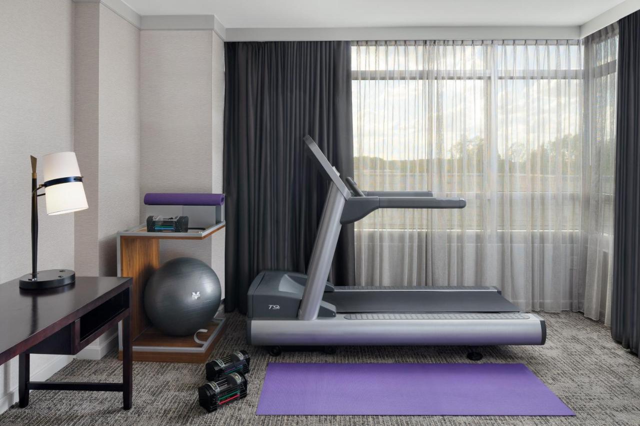 WestinWORKOUT, Guest room, 1 King at The Westin Baltimore Washington Airport - BWI