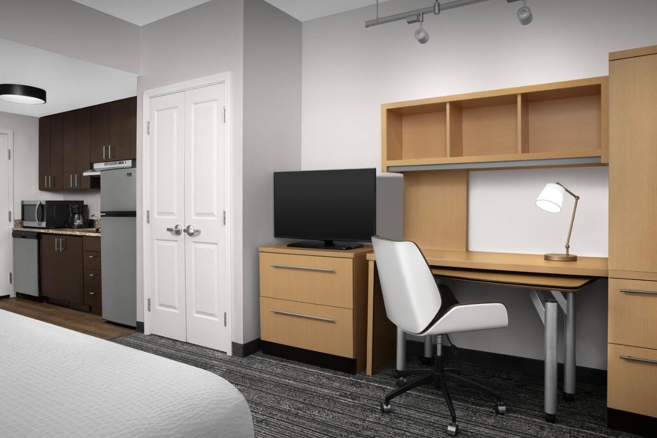 Deluxe King Studio at Towneplace Suites by Marriott Franklin Cool Springs