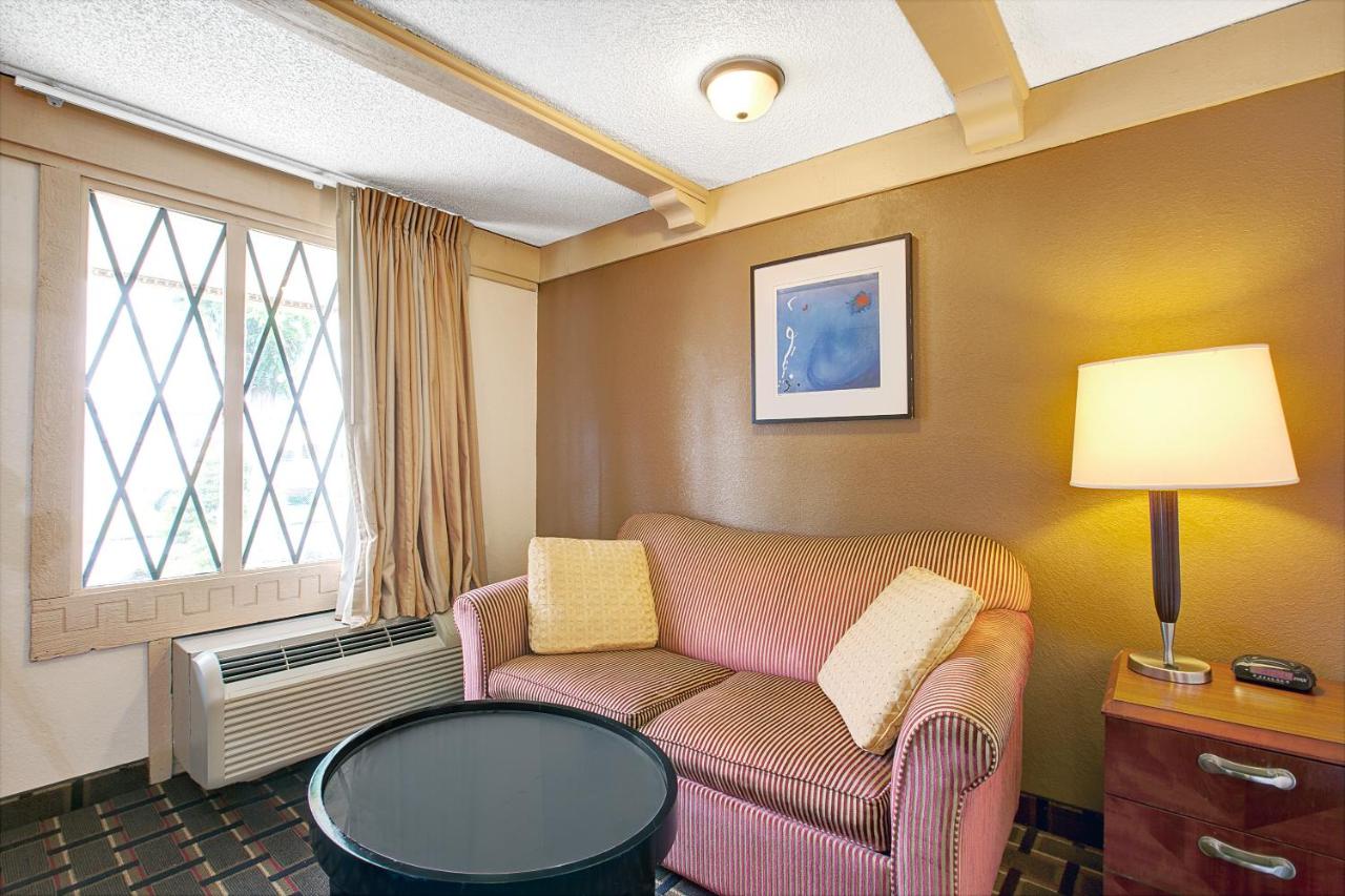 King Studio - Non-Smoking at Knights Inn Greensburg