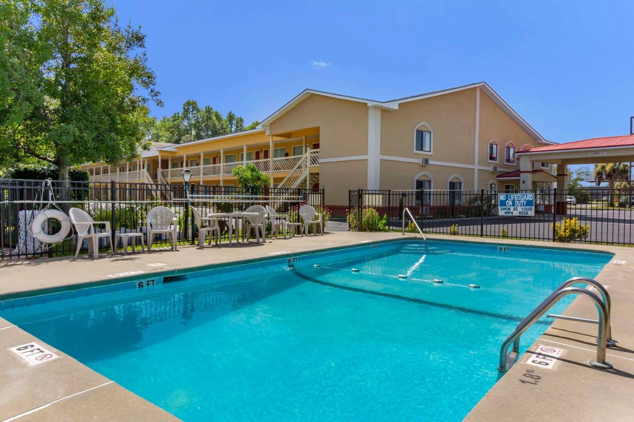 | Econo Lodge Saint George
