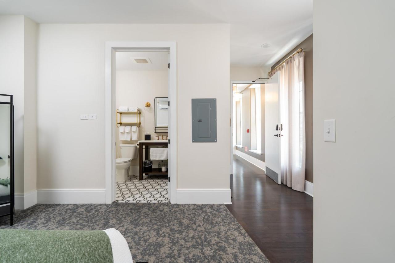 One-Bedroom Apartment at Hancock House