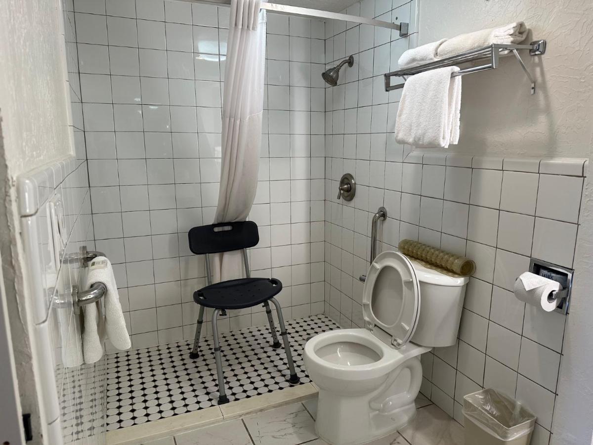 Double Room with Two Double Beds - Mobility Access/Non-Smoking at Howard Johnson by Wyndham Gallup