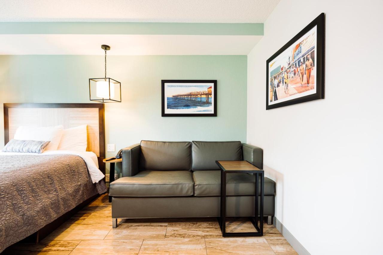 Queen Studio - Disability Access at Microtel Inn & Suites by Wyndham Carolina Beach