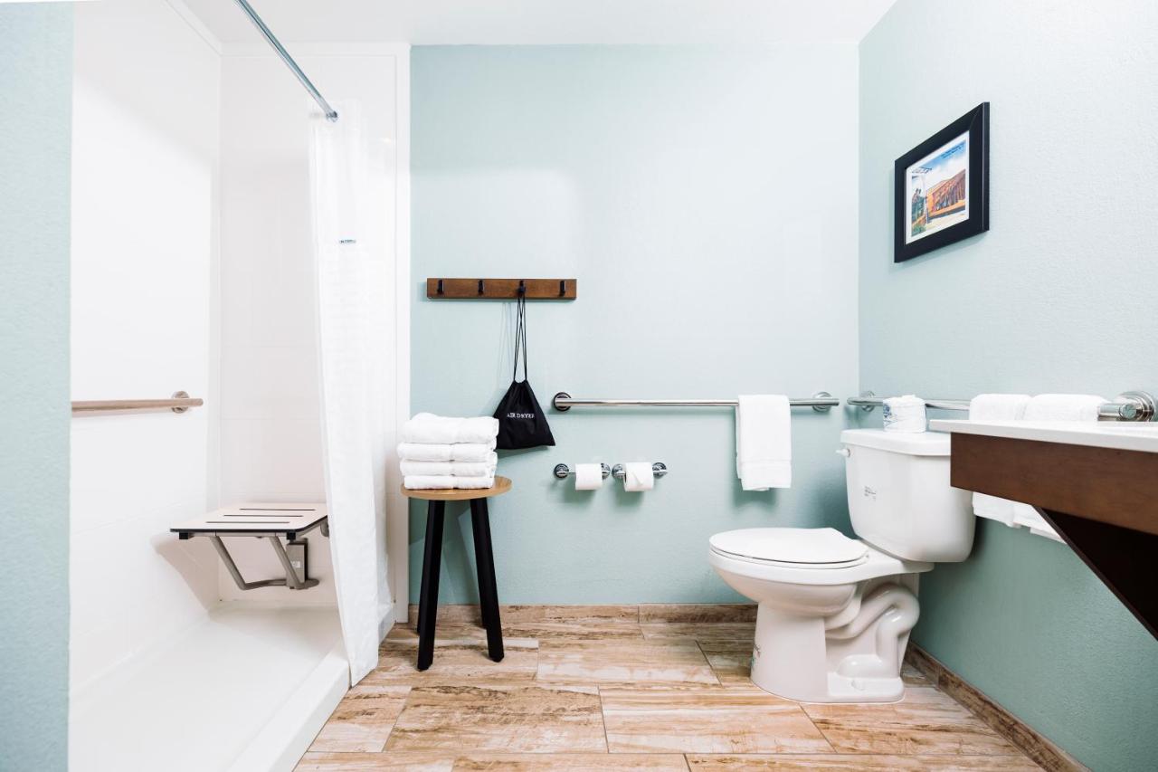 Queen Studio - Disability Access at Microtel Inn & Suites by Wyndham Carolina Beach