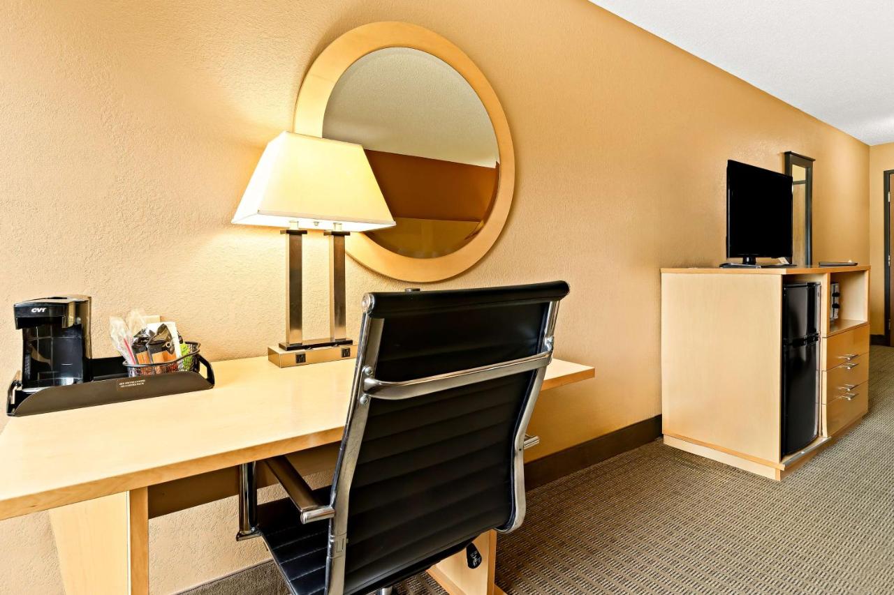 King Room - Non-Smoking at Best Western Paducah Inn