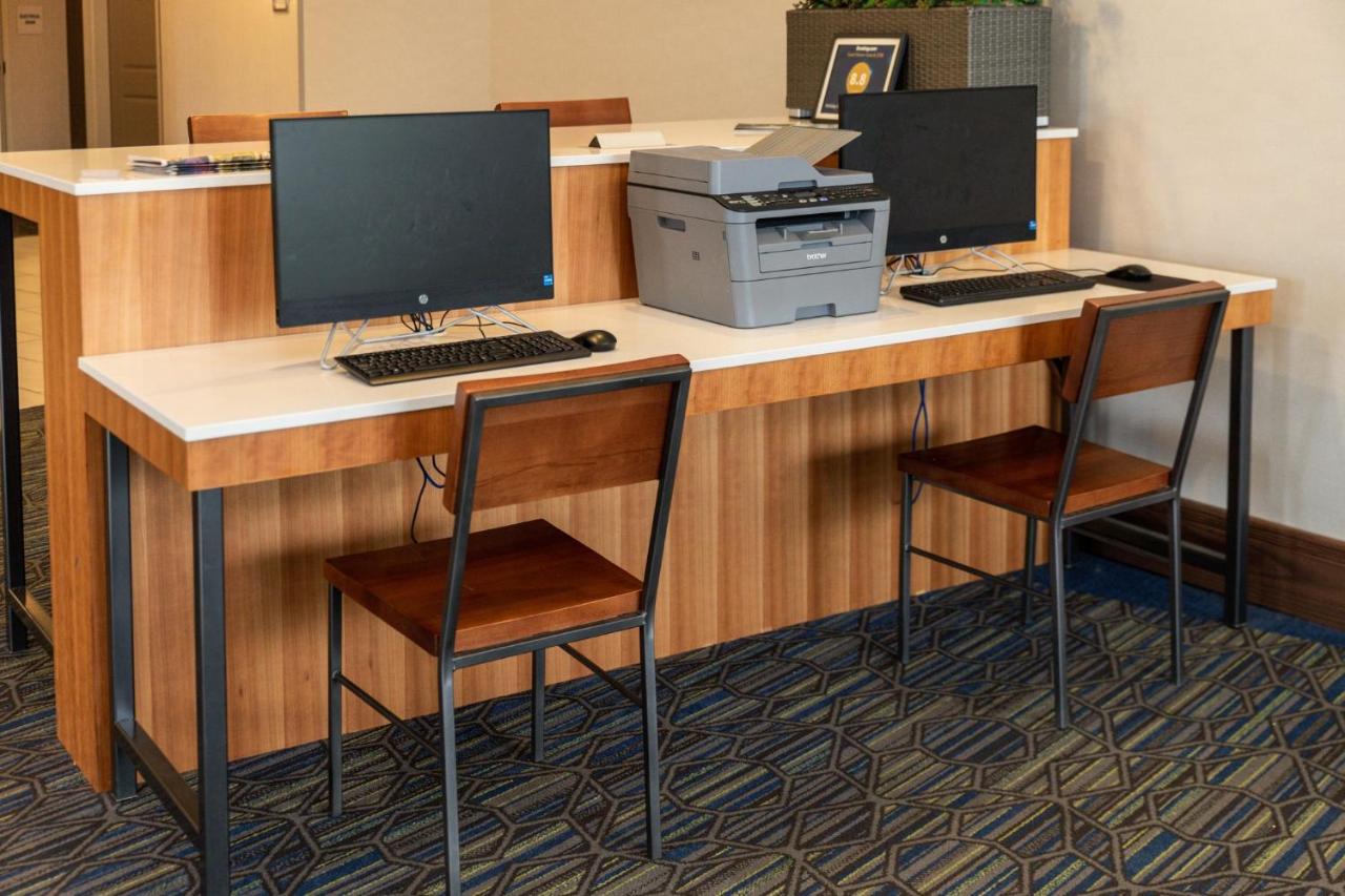 | Holiday Inn Express - Grand Island, an IHG Hotel