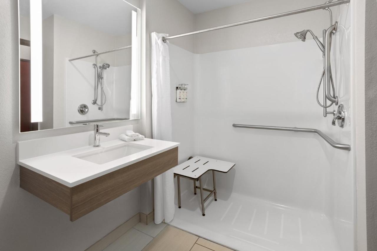 | Holiday Inn Express Hotel & Suites Acme-Traverse City, an IHG Hotel