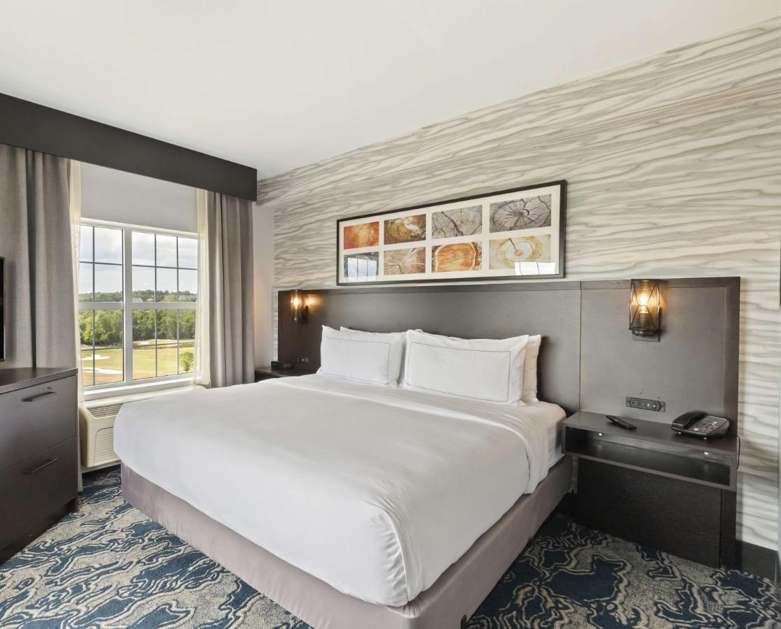 King Suite with Golf View at Holiday Inn & Suites Front Royal Blue Ridge Shadows