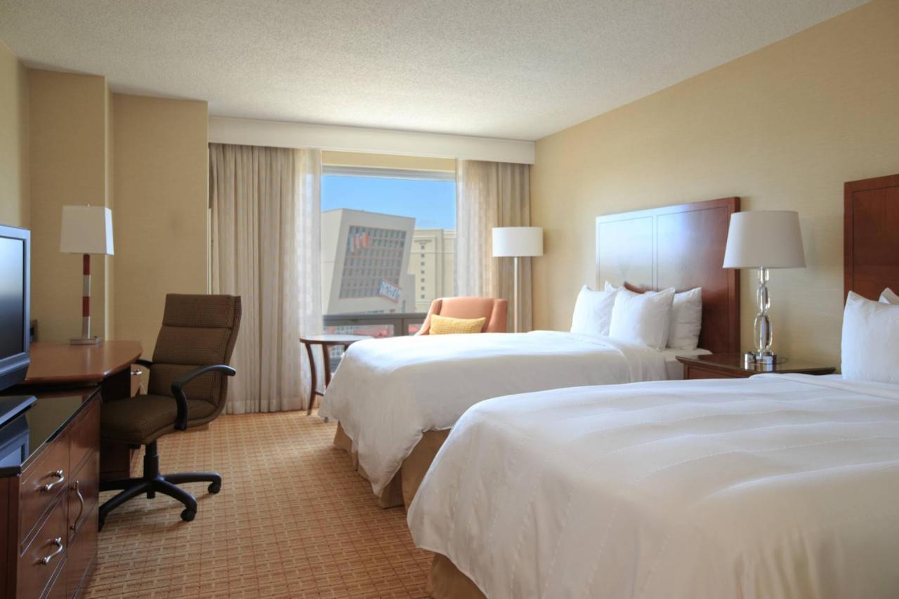 Double Room with 2 Double Beds - Lake View at Gaithersburg Marriott Washingtonian Center