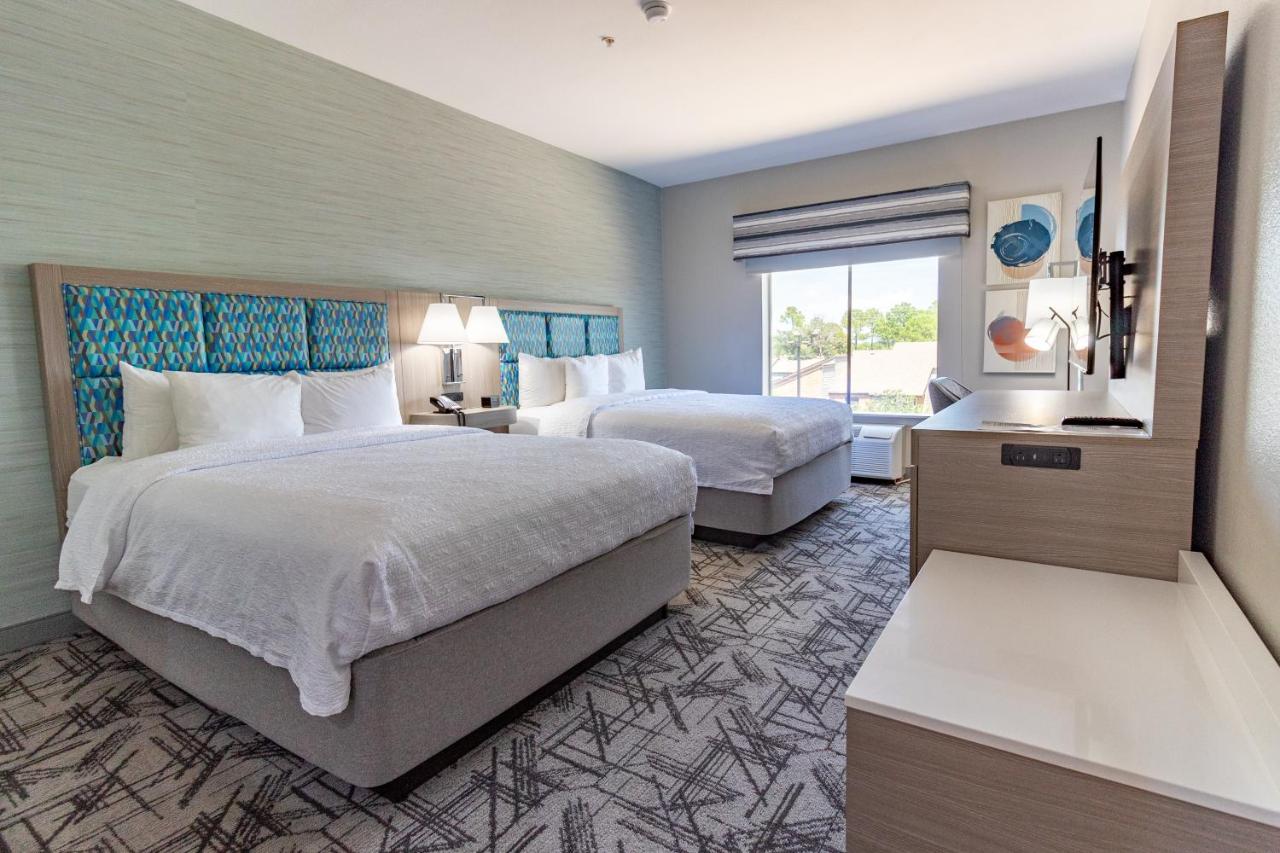 Queen Room - Non-Smoking at Hampton Inn & Suites Denton
