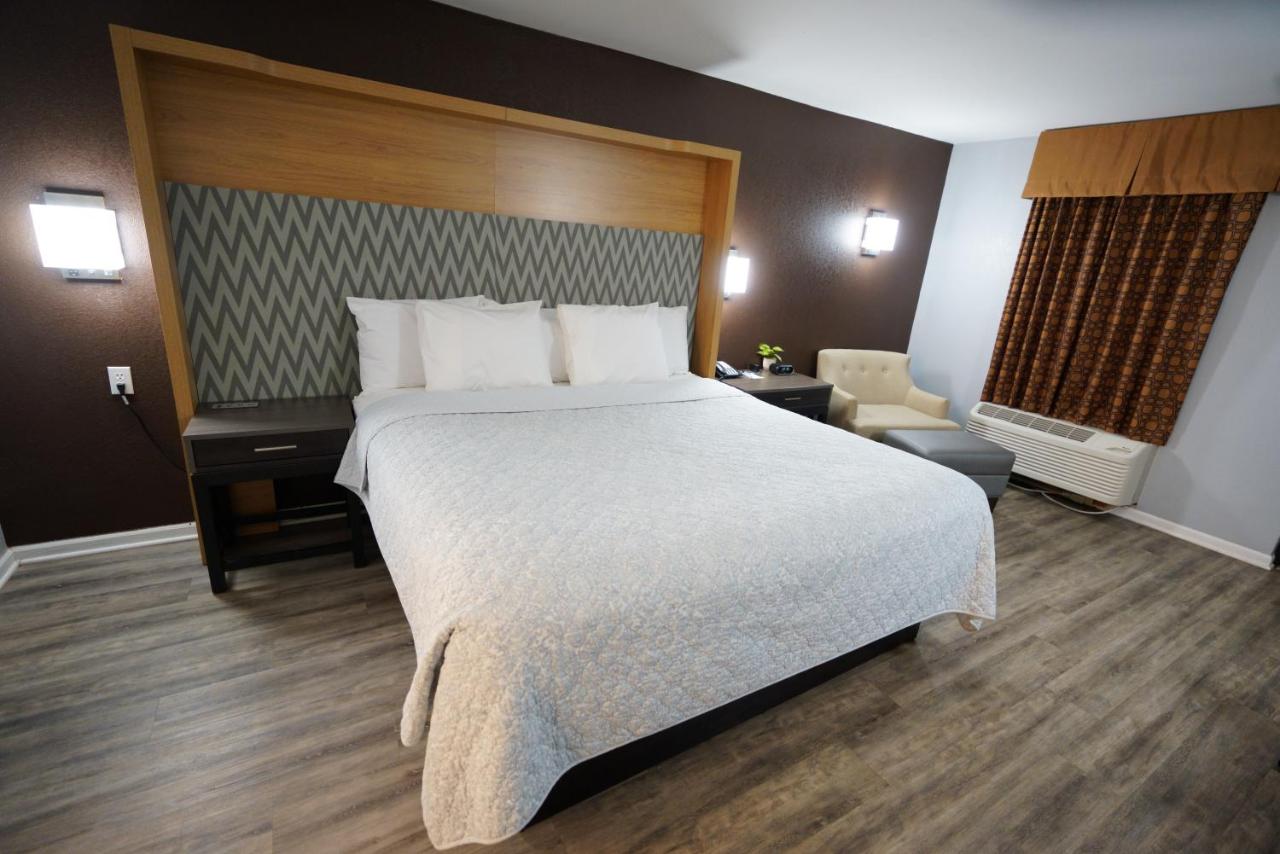 | Columbus Inn and Suites