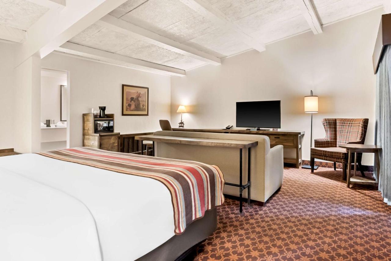 Room #32425622 at Best Western Outlaw Inn