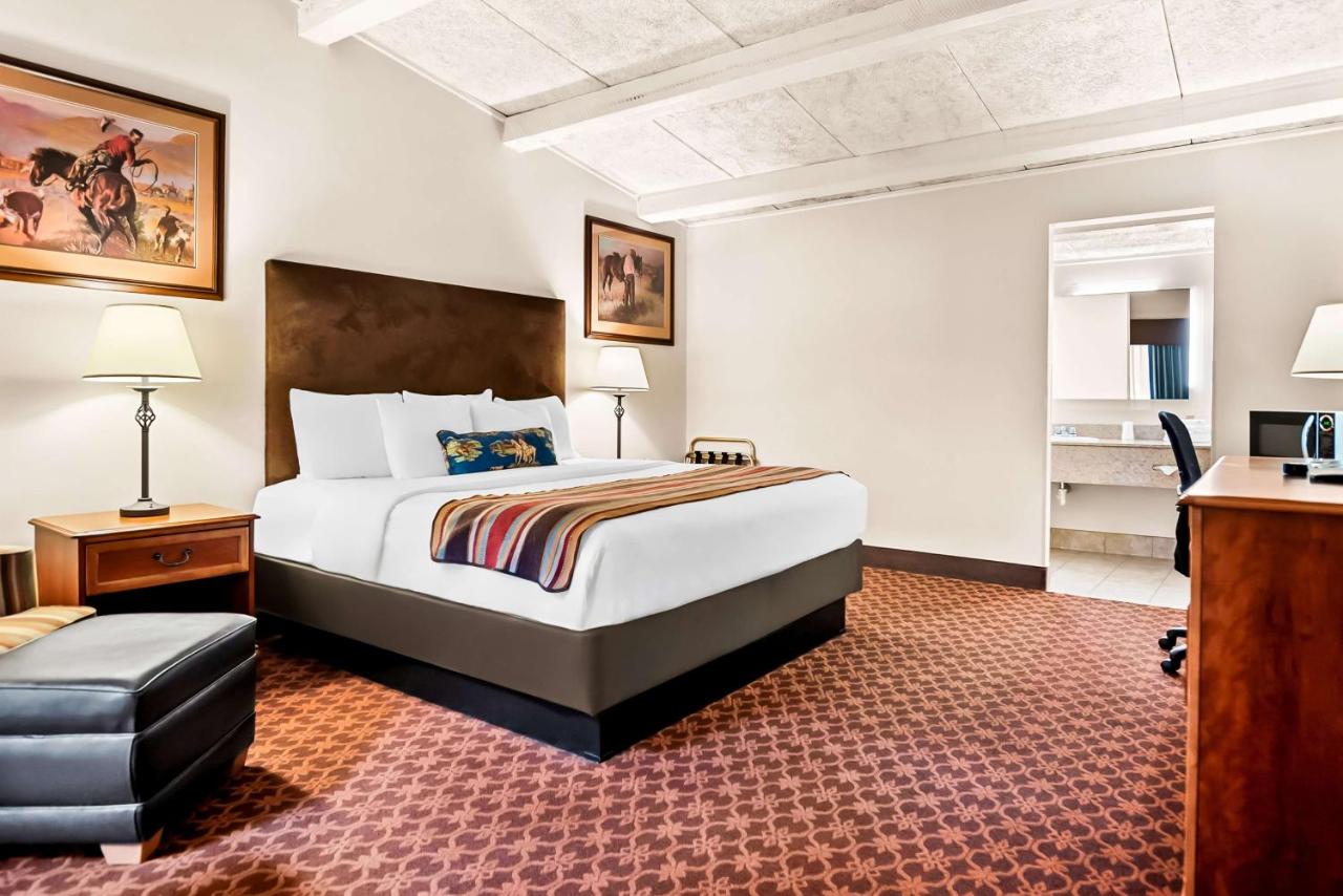 Room #32425620 at Best Western Outlaw Inn