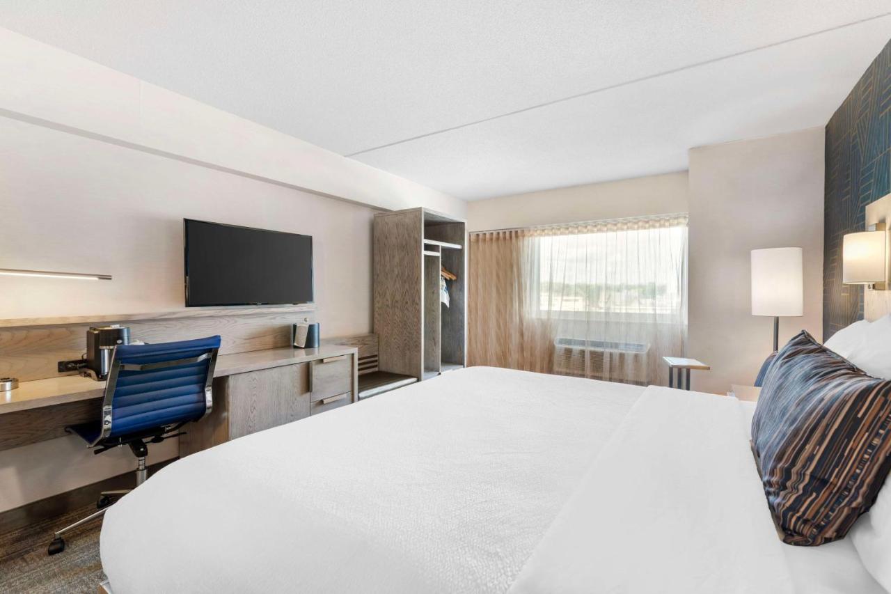 Queen Room with Two Queen Beds at Best Western Plus Landmark Inn