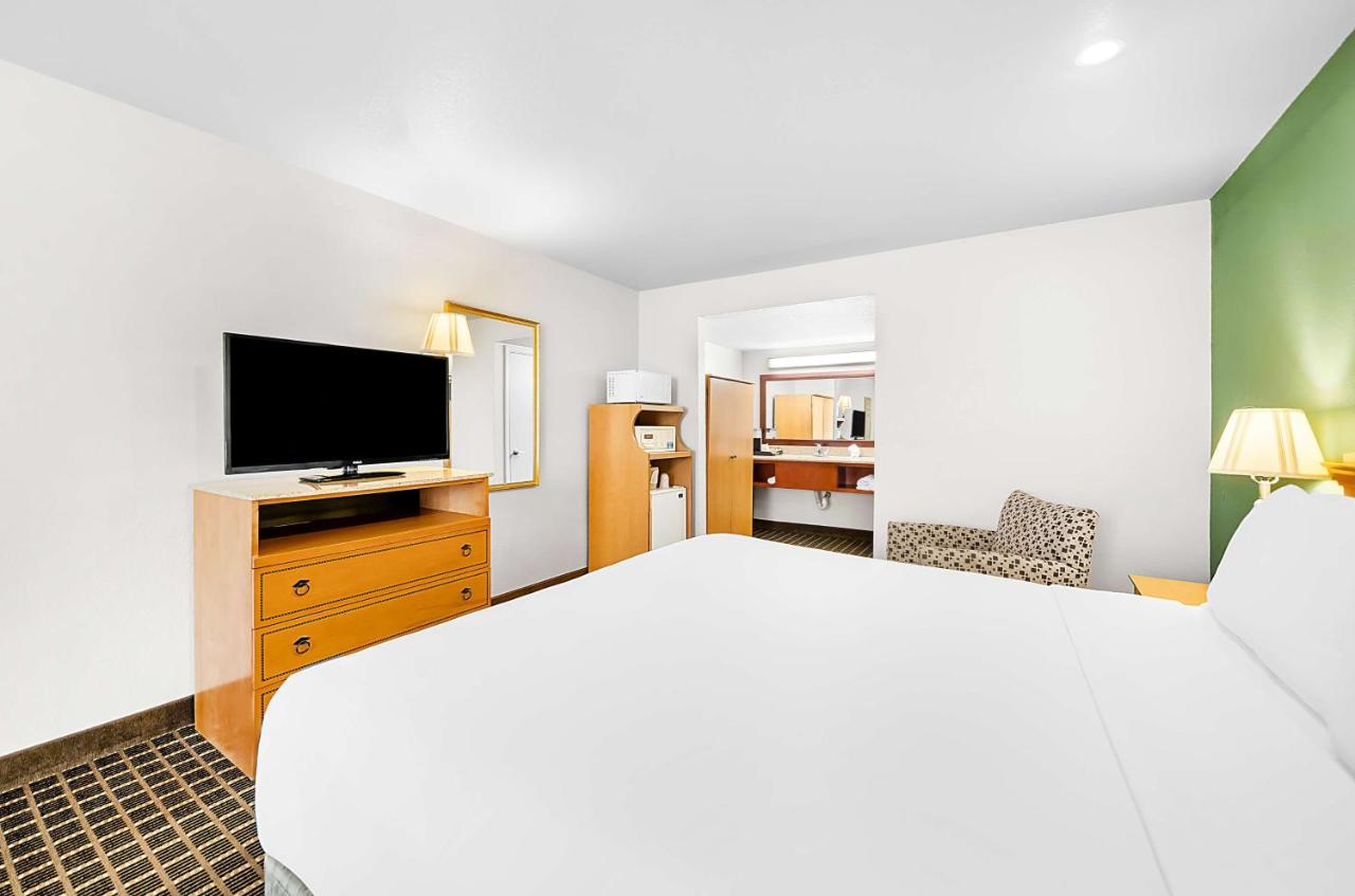 King Room at SureStayPlus Hotel by Best Western San Jose Central City
