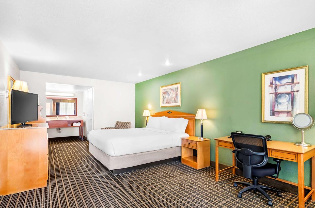 King Room at SureStayPlus Hotel by Best Western San Jose Central City