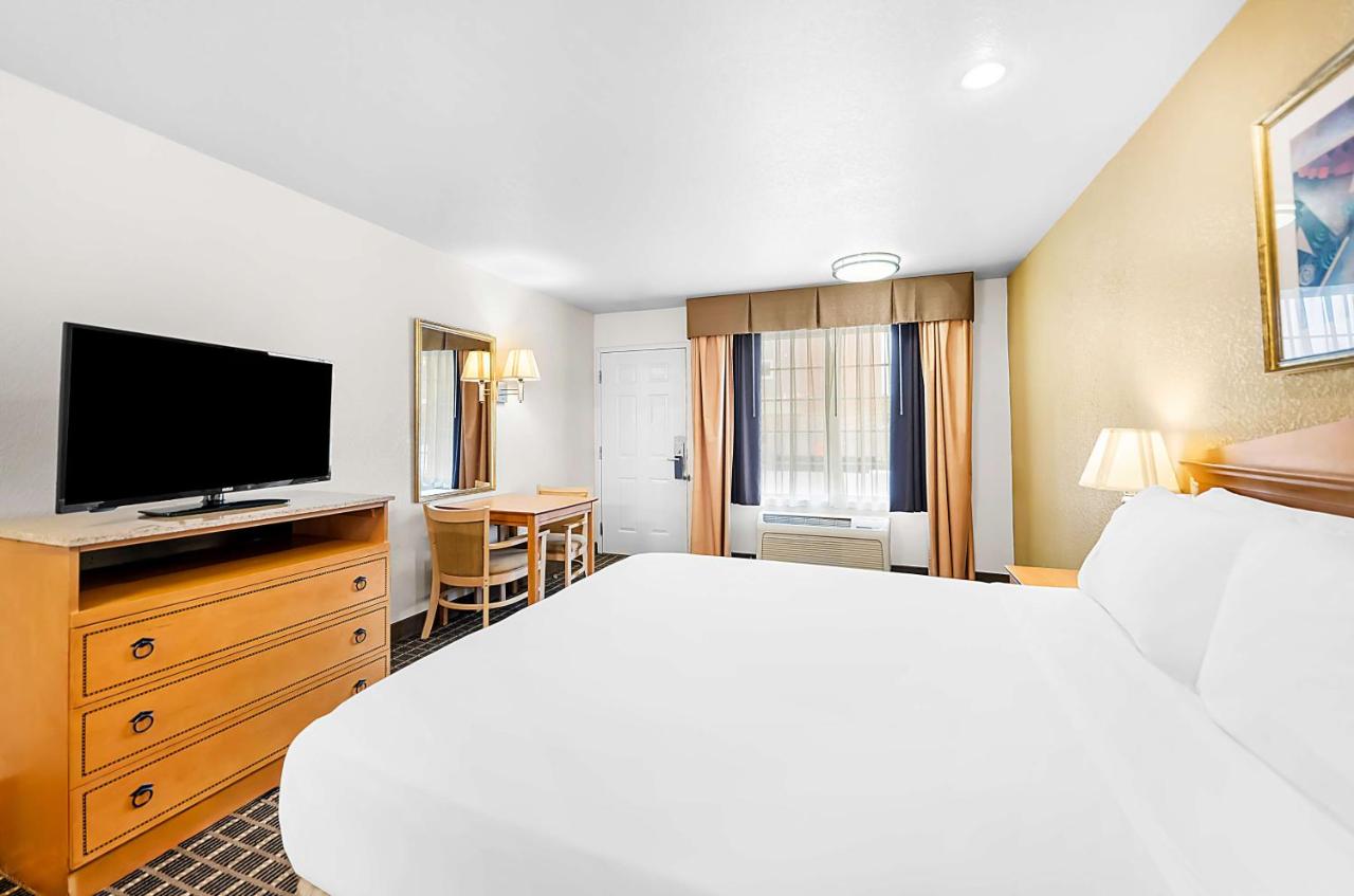 Queen Suite with Mobility Accessible Roll-In Shower at SureStayPlus Hotel by Best Western San Jose Central City