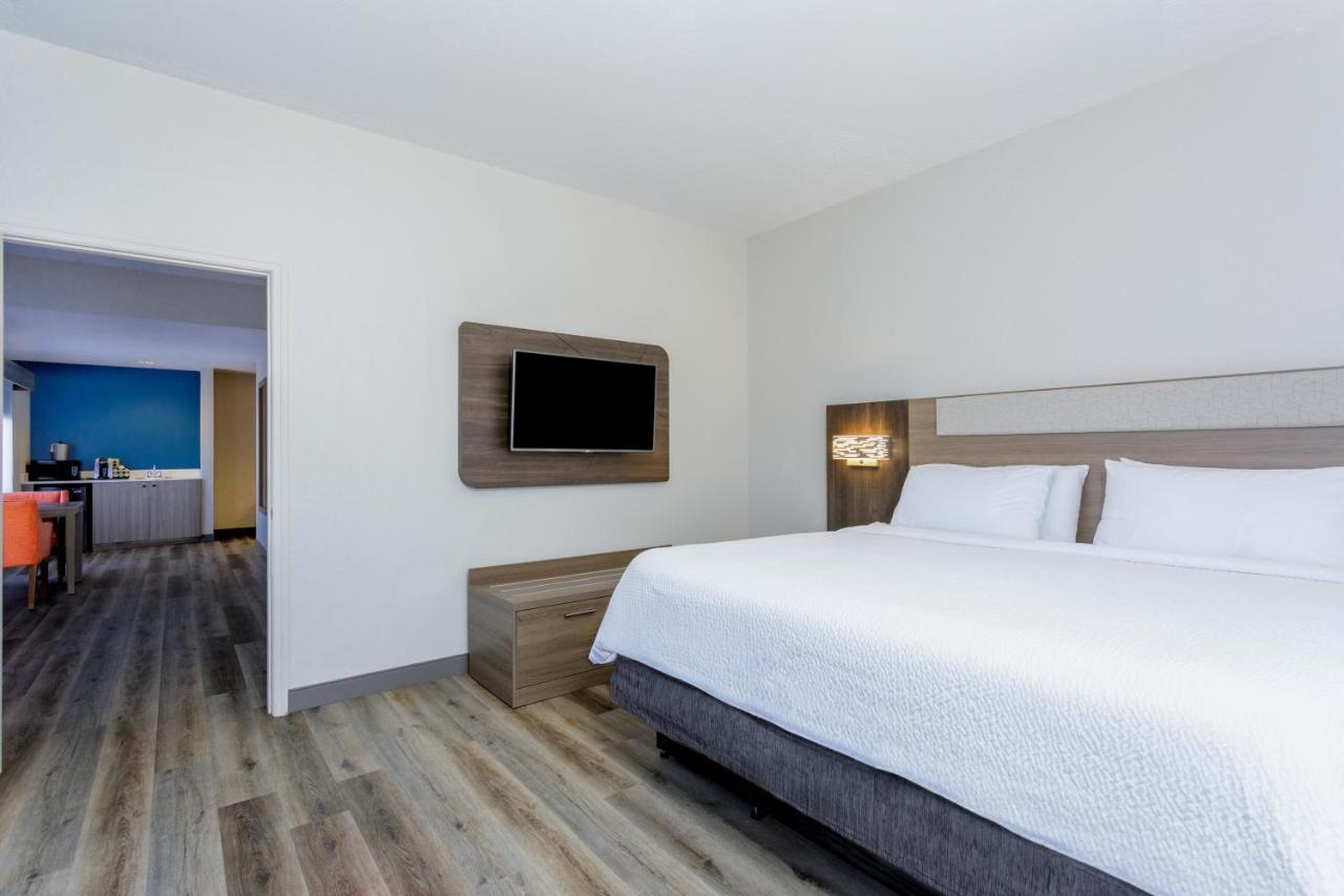 | Holiday Inn Express Hotel & Suites Ocoee East, an IHG Hotel