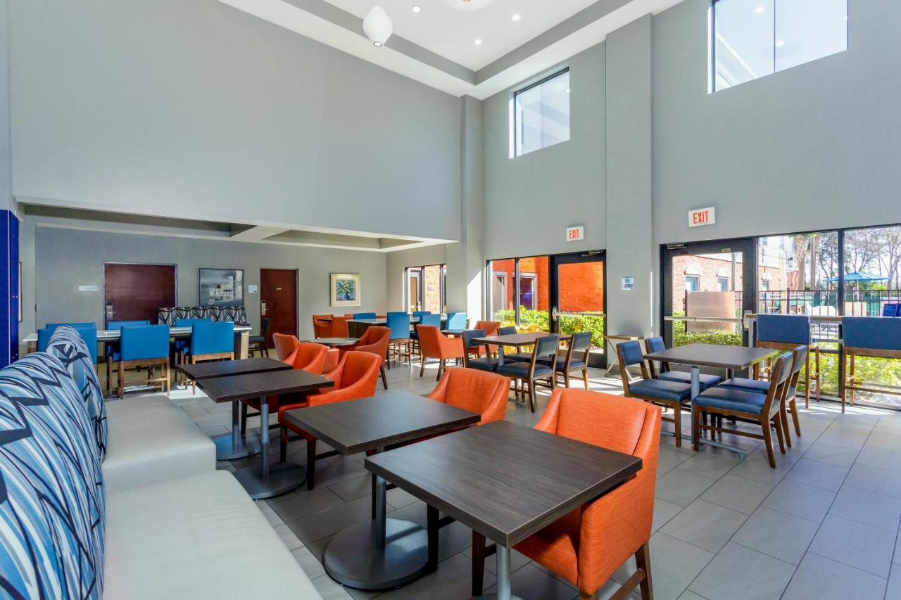 | Holiday Inn Express Hotel & Suites Ocoee East, an IHG Hotel